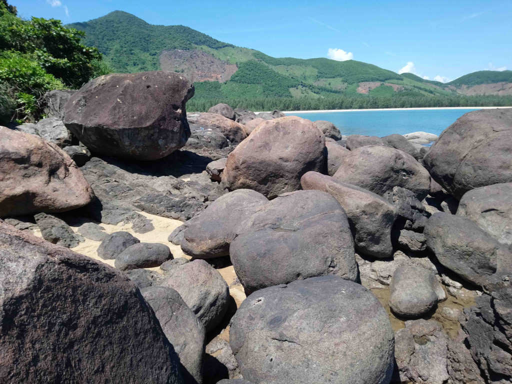 [-]Khám[-]phá[-]vẻ[-]đẹp[-]hoang[-]sơ[-]của[-]biển[-]Lộc[-]Bình